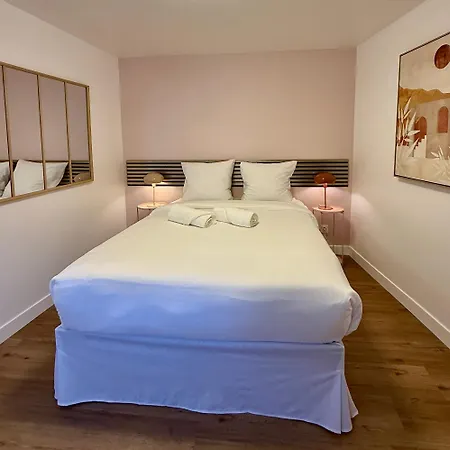 Nancy-Place, P10, Cosy & Clim-Gare-Chambre * Nancy